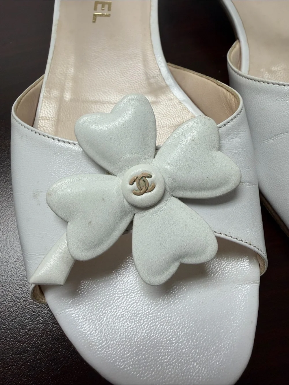 Vintage CHANEL White Leather Camellia Flower Sandals Size 37 Made in Italy